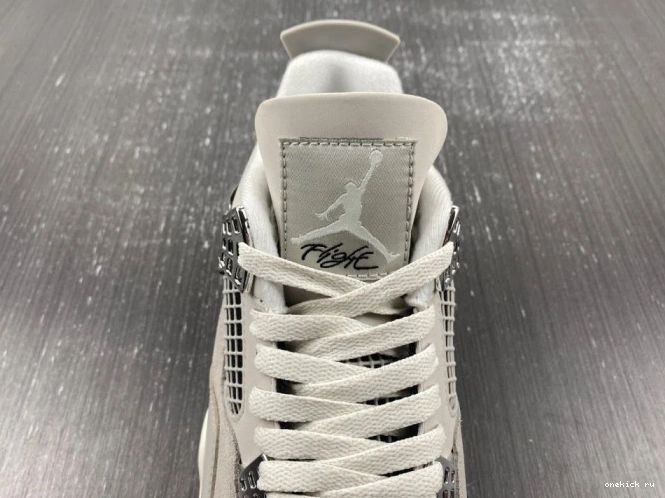 Rep Onekick 4 Frozen Air Moments Jordan AQ9129-001 0614